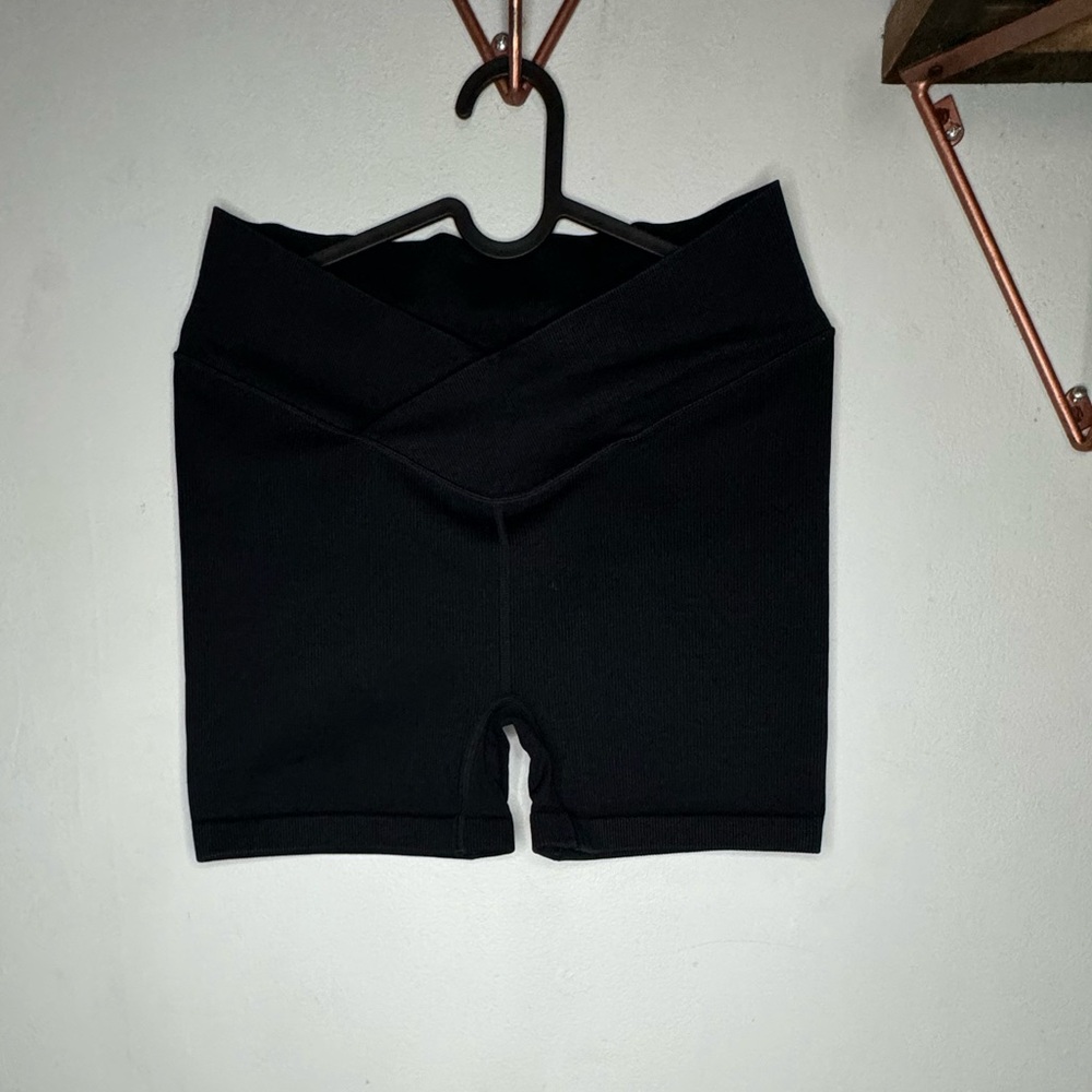 Joy Lab workout shorts, ash black